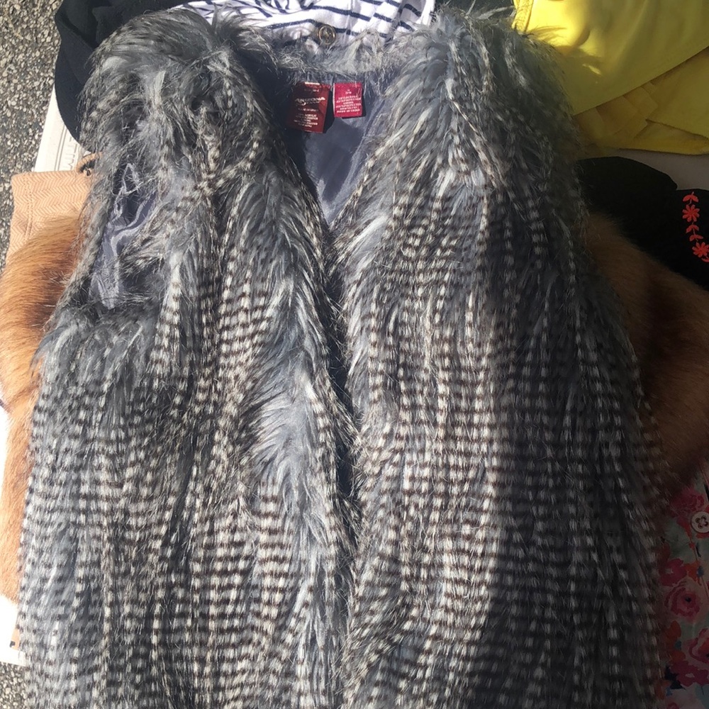 Fur vest